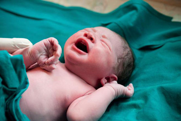 30-Year-Old Mother Gives Birth to Her Sixth Child